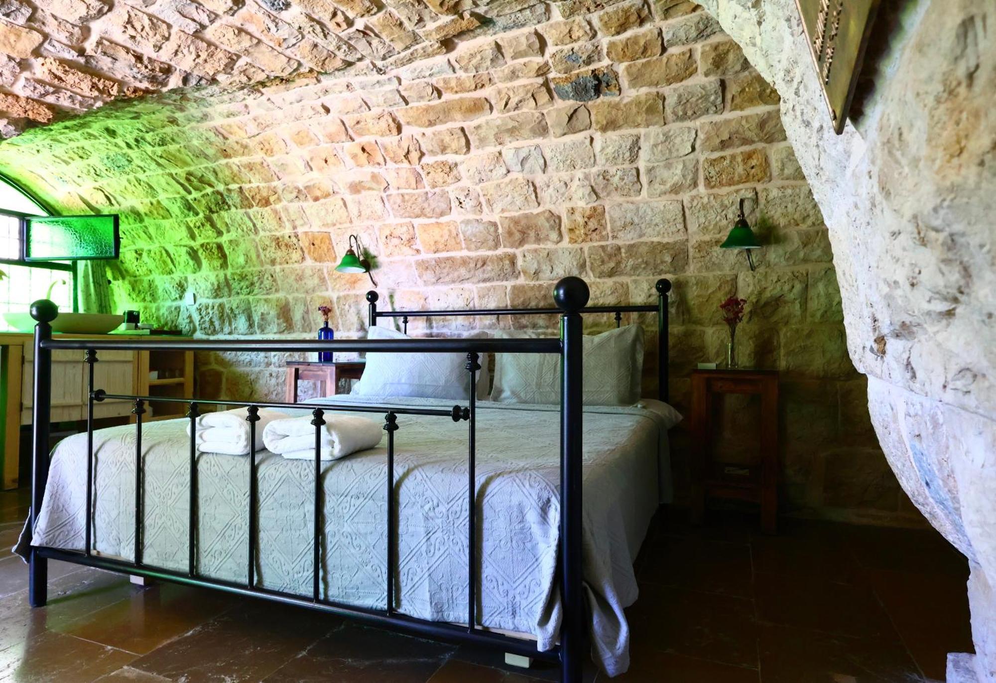 Stone Cellars Hotell Douma Eksteriør bilde
