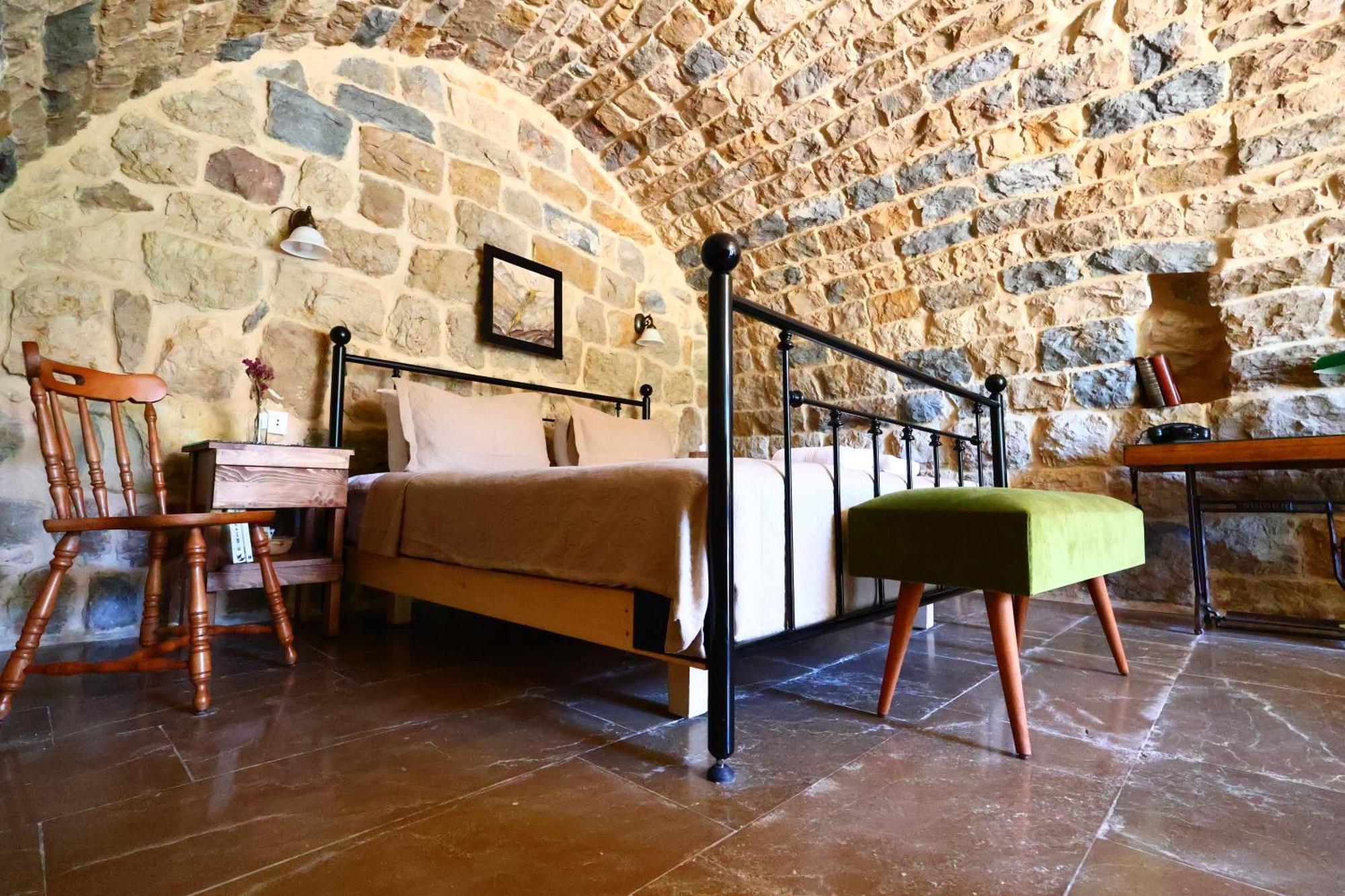 Stone Cellars Hotell Douma Eksteriør bilde